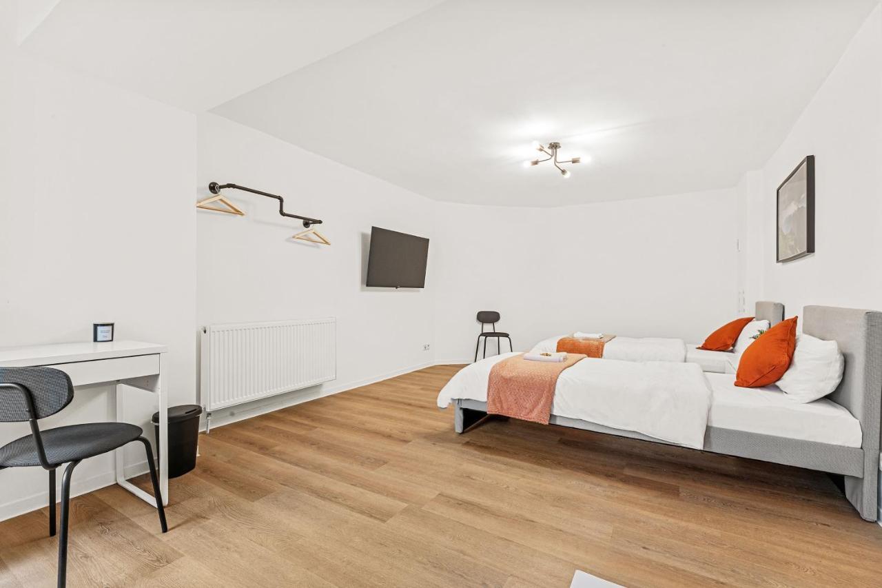 2 Zimmer Apartments, 4 Betten, Vollmoebliert,Zentrale Lage Am S-Bahnhof Berlin Exteriör bild